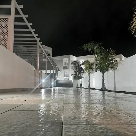 Luxe Salvaje Senator 133 Lanzarote *